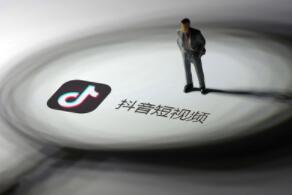 抖音教程視頻教程合成2019：拍抖音視頻應(yīng)該配什